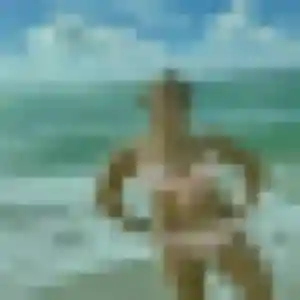 Rejoins Lola, 25 ans à Hauteville-sur-Mer gratuitement