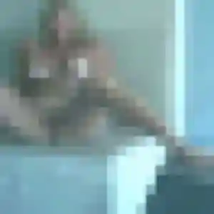 Alicia, fille de 28 ans propose plan cul à Irodouër