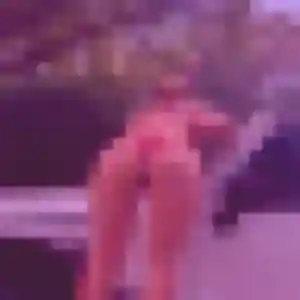 Celeste, 35 ans, connectée à Isola pour une rencontre coquine