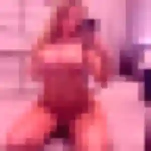 Photo privée de Feriel, 29 ans à Juillan - plan discret