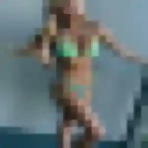 Enora de Juliénas, 25 ans - plan cul discret