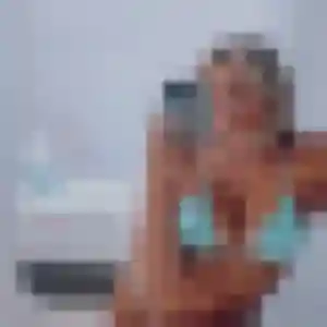 Photo de Zelie à La Boussac (25 ans) - plan cul anonyme