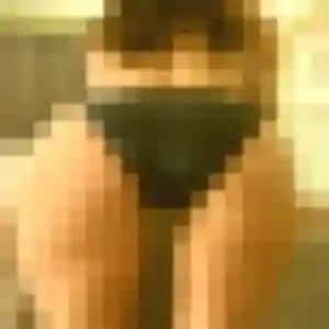Contacte Mona, 25 ans à La Gacilly en privé