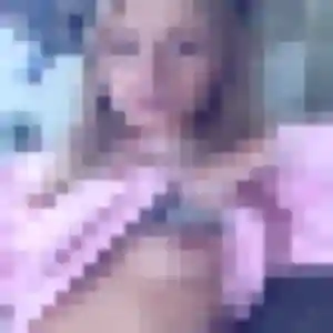 Kenza, 23 ans, disponible à Lachapelle-sous-Aubenas pour une rencontre coquine