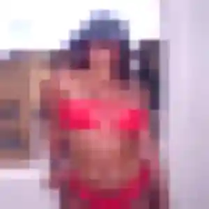 Yasmine, femme de 21 ans cherche plan cul à Laguépie