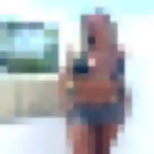 Elena, femme de 21 ans propose plan cul à Lahourcade