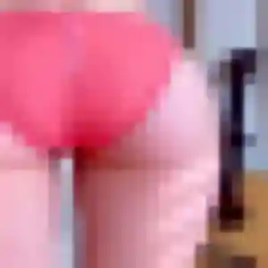 Contacte Flore, 22 ans à Lamothe-Landerron en privé