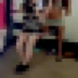 Anissa, fille de 19 ans propose plan cul à Lampaul-Guimiliau