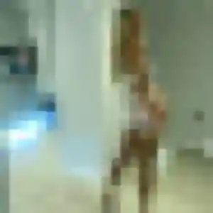 Photo de Giulia à Lampaul-Plouarzel (24 ans) - plan cul anonyme