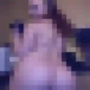 Photo de Alina à Le Châtelet-sur-Retourne (33 ans) - plan cul discret