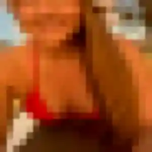 Chloe, 21 ans, en ligne à Le Poizat-Lalleyriat pour une rencontre coquine