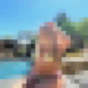 Découvre Clarisse, 32 ans à Le Vivier-sur-Mer en privé