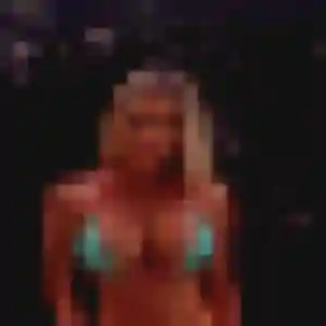 Sexy Myla, 19 ans à Les Gras - voir sa photo
