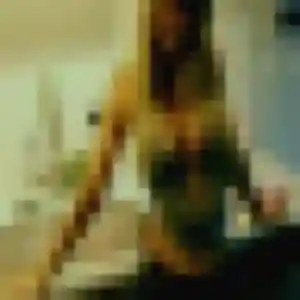 Naila, fille de 20 ans cherche plan cul à Lessay