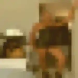 Photo de Chloe à Leyrieu (33 ans) - plan cul gratuit