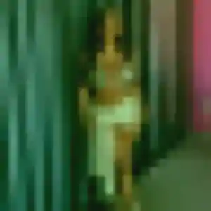Noemi, 27 ans, en ligne à Lhuis pour une rencontre coquine