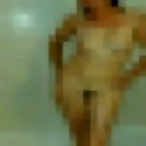 Elodie, 29 ans, dispo pour plan cul à Liffol-le-Grand