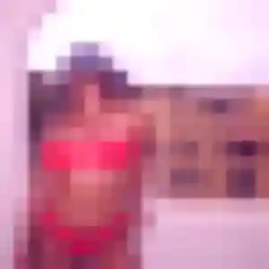 Yasmine, 30 ans, disponible à Livarot-Pays-d'Auge pour une rencontre coquine