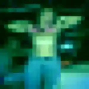 Découvre Noemi, 25 ans à Livré-sur-Changeon gratuitement