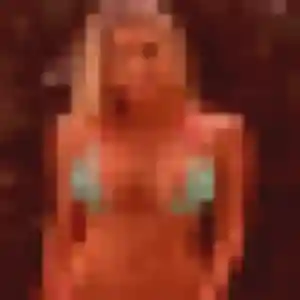 Découvre Emilie, 28 ans à Locmariaquer en privé