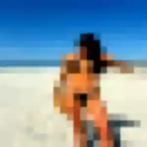 Kenza, femme de 23 ans propose plan cul à Locquirec