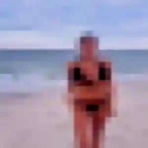 Capucine, 20 ans, en ligne à Longchamps pour une rencontre coquine