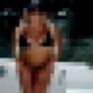 Elena de Louannec, 25 ans - plan cul discret