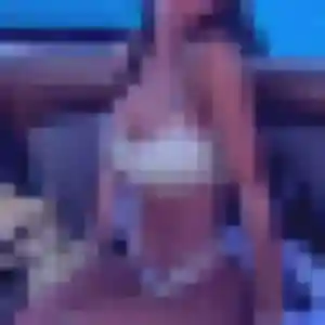 Sexy Emilie, 21 ans à Louvignies-Quesnoy - voir sa photo