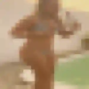 Yasmine (19 ans) à Loyettes propose un plan cul rapidement