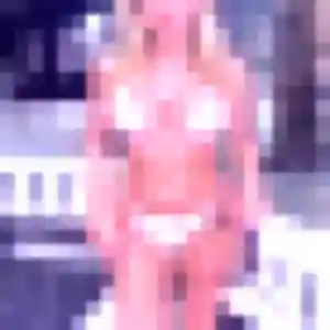 Daphne, 27 ans, dispo pour plan cul à Lure