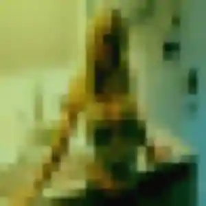 Photo de Alicia à Lussat (28 ans) - plan cul gratuit