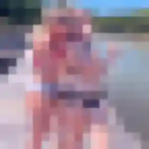Photo de Armelle à Mehun-sur-Yèvre (19 ans) - plan cul anonyme