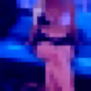 Safiya, femme de 20 ans propose plan cul à Menton