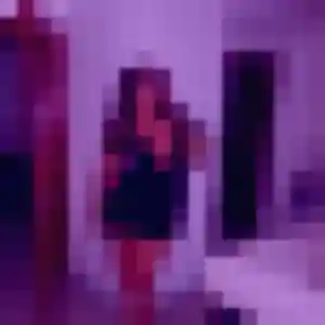 Mia, 22 ans, en ligne à Mesvres pour une rencontre coquine