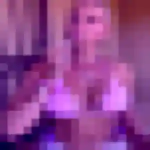Contacte Roxane, 27 ans à Meynes gratuitement