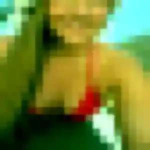 Sienna, femme de 32 ans propose plan cul à Meynes