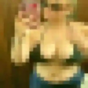 Rencontre Alicia, 22 ans à Montberon en privé