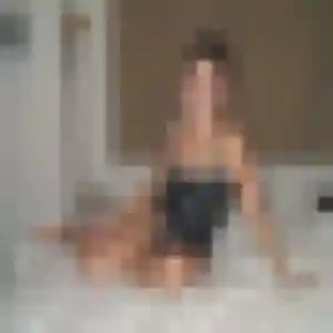 Photo sexy de Apolline, 19 ans à Montilly-sur-Noireau - plan discret