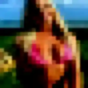 Salome, fille de 21 ans cherche plan cul à Montrem