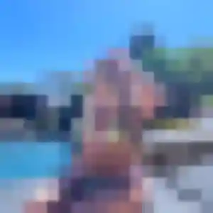 Ines, 33 ans, connectée à Moulins-en-Bessin pour un plan cul