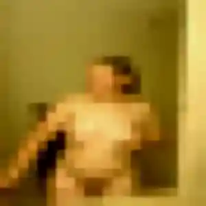 Laura, 25 ans, en ligne à Nayemont-les-Fosses pour un plan cul