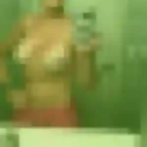 Découvre Mia, 27 ans à Niederhausbergen gratuitement