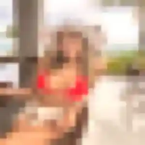 Coralie, femme de 28 ans cherche plan cul à Omessa