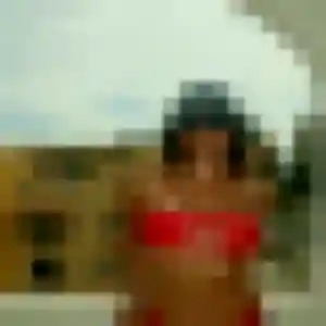Jade, 22 ans, connectée à Oresmaux pour une rencontre coquine