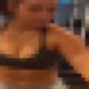 Stella (23 ans) à Ouges attend une rencontre ce soir