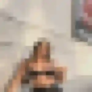 Assia, fille de 20 ans cherche plan cul à Paimpont