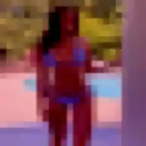 Photo sexy de Naila, 19 ans à Péaule - plan discret