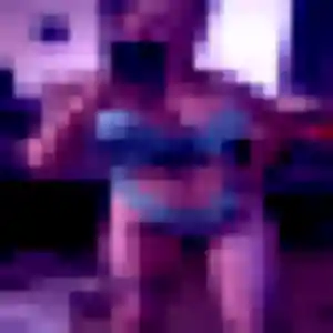 Lola, fille de 27 ans propose plan cul à Pernes-les-Fontaines