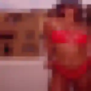 Yasmine, femme de 32 ans veut plan cul à Plancher-Bas