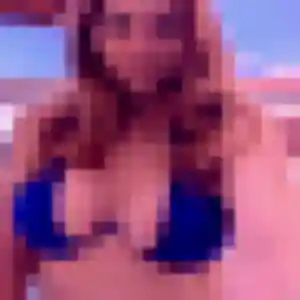 Enora, 30 ans, dispo pour plan cul à Ploëzal
